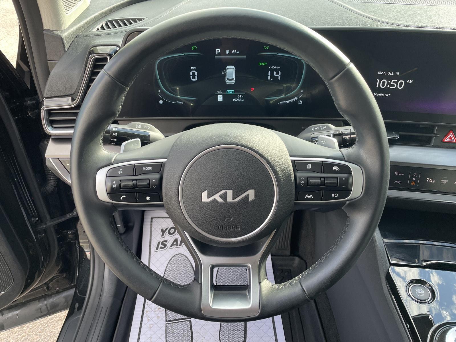 Vehicle photo 13