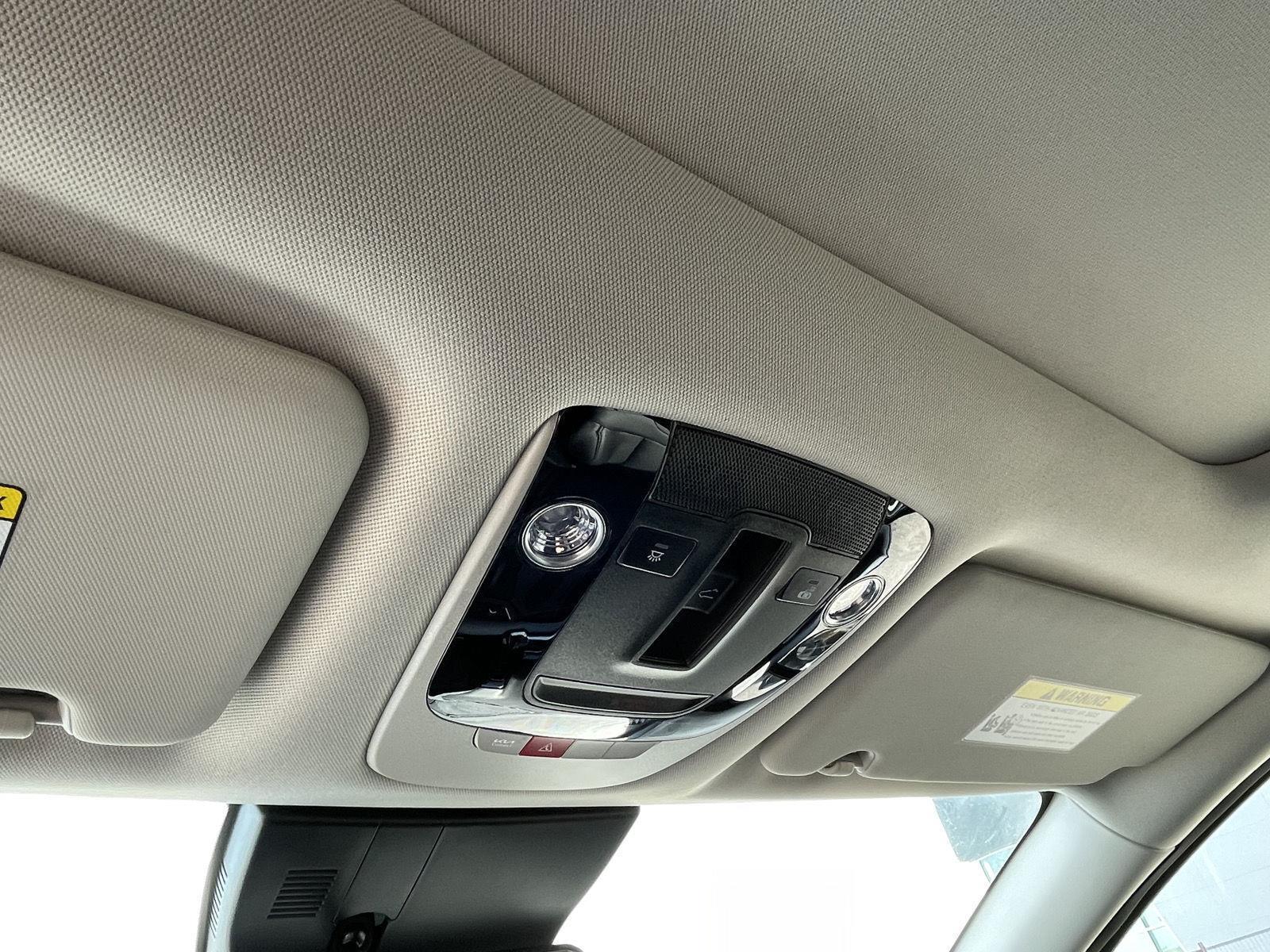 Vehicle photo 16