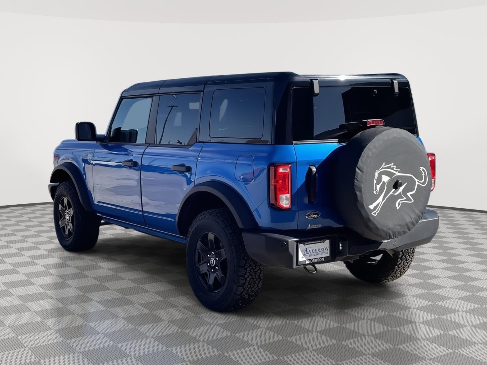 Vehicle photo 4