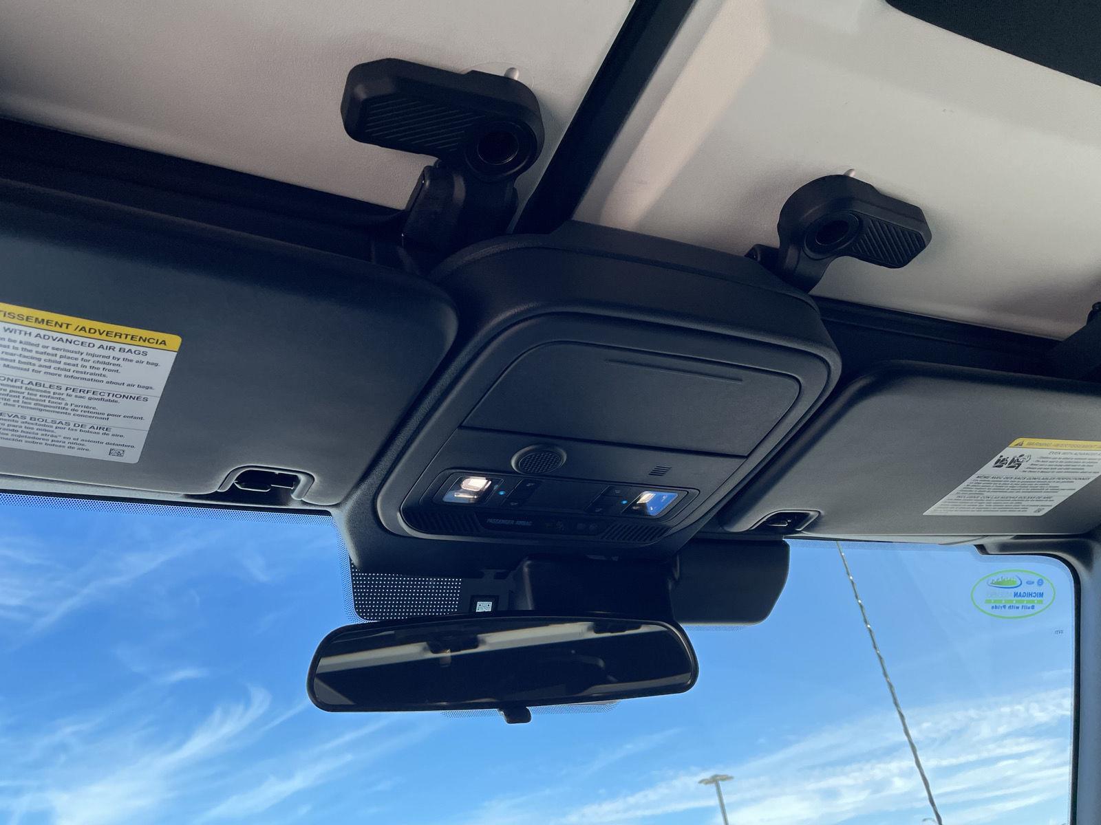 Vehicle photo 16