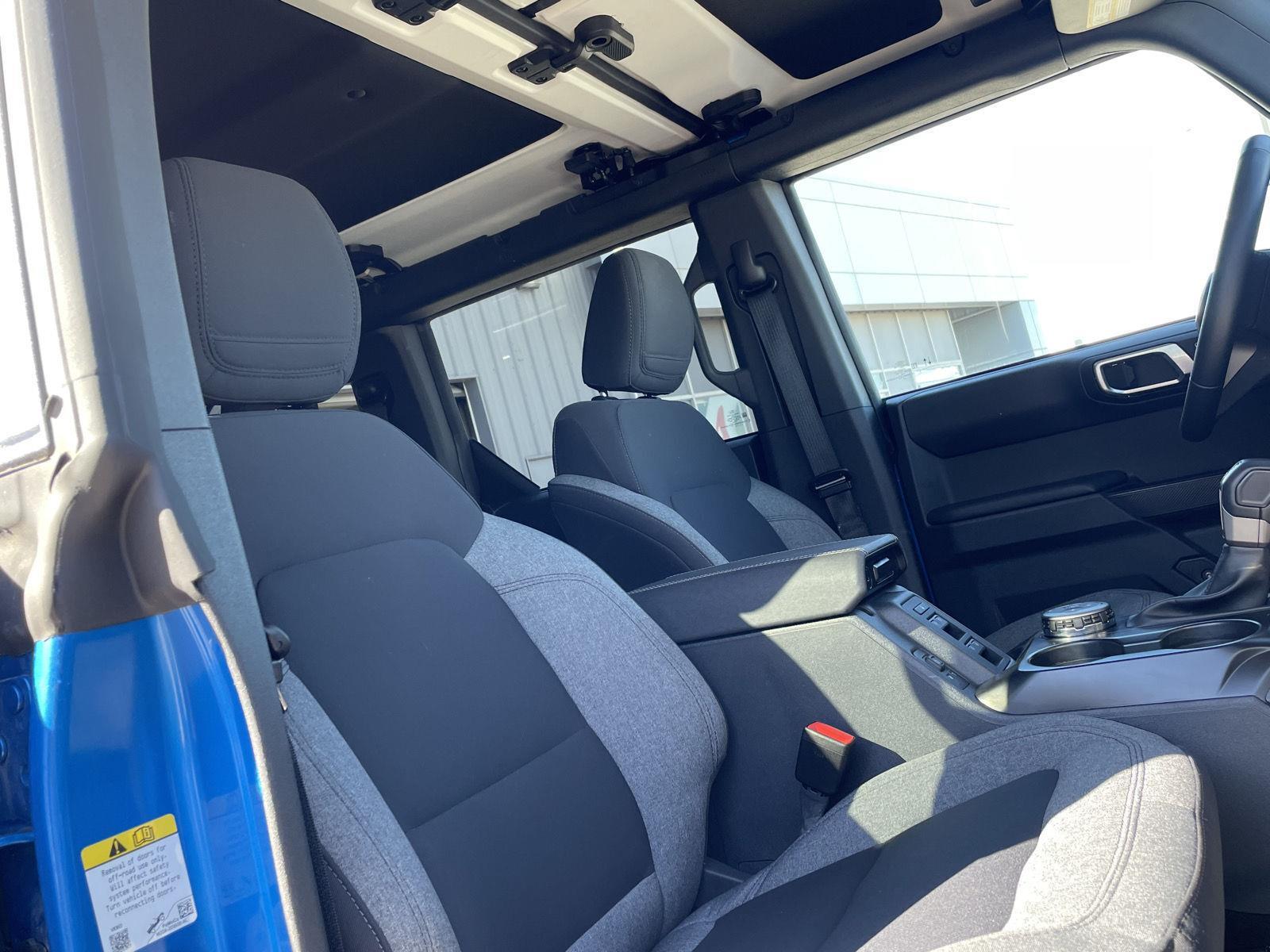 Vehicle photo 21