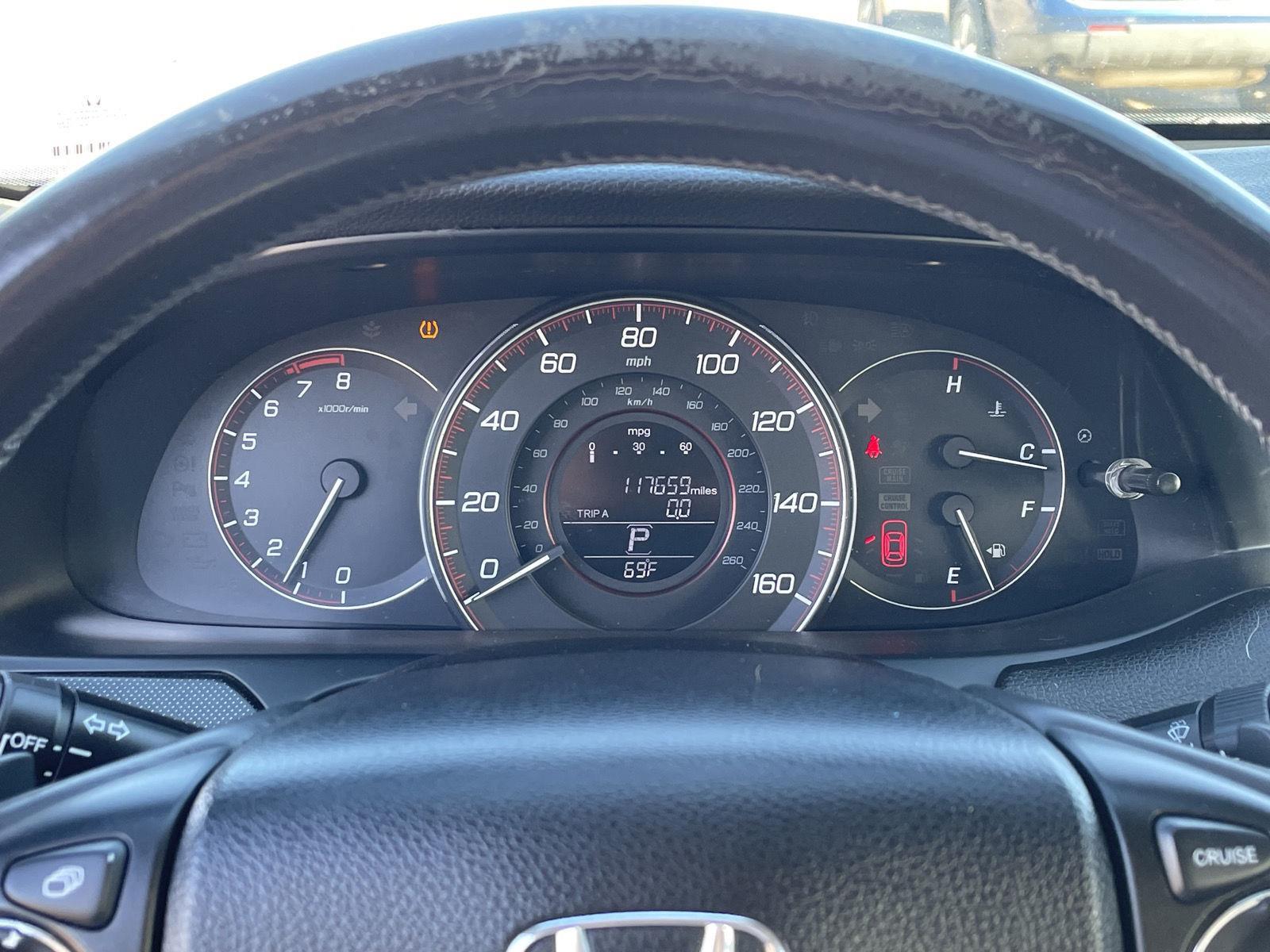 Vehicle photo 3