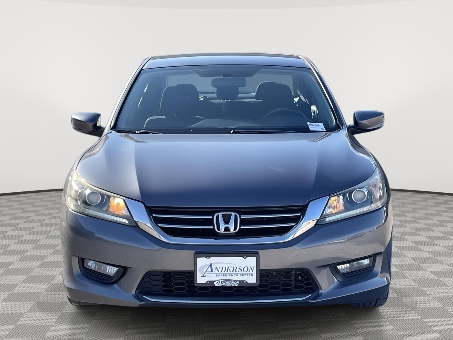 Vehicle photo 9