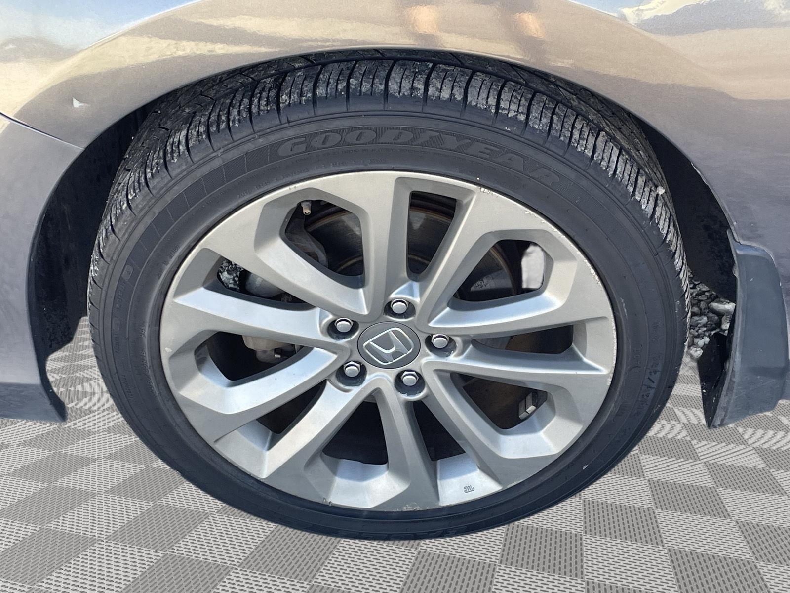 Vehicle photo 10