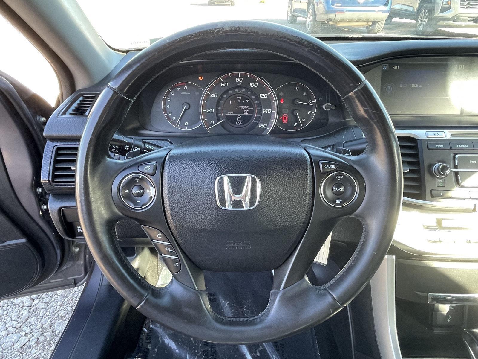 Vehicle photo 11