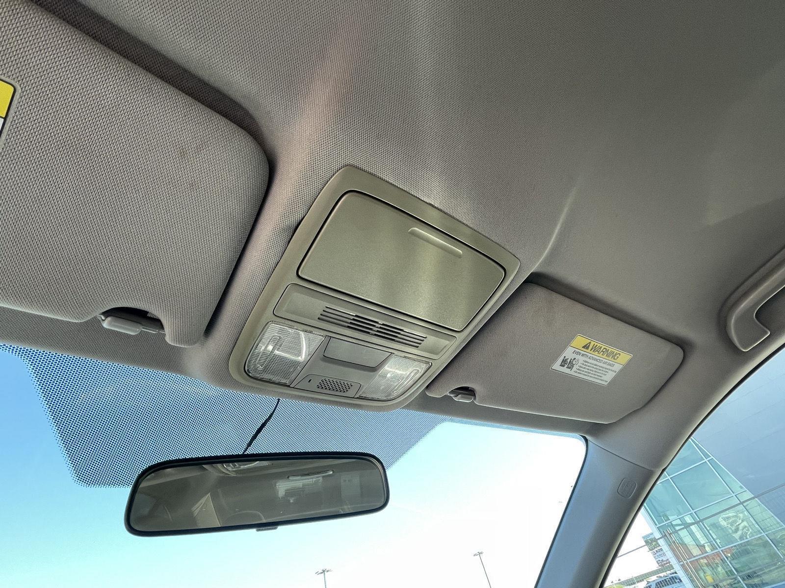 Vehicle photo 14