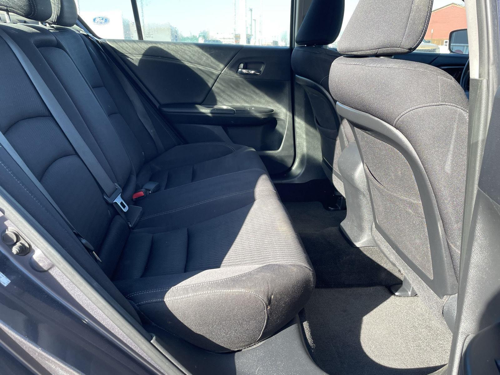 Vehicle photo 16