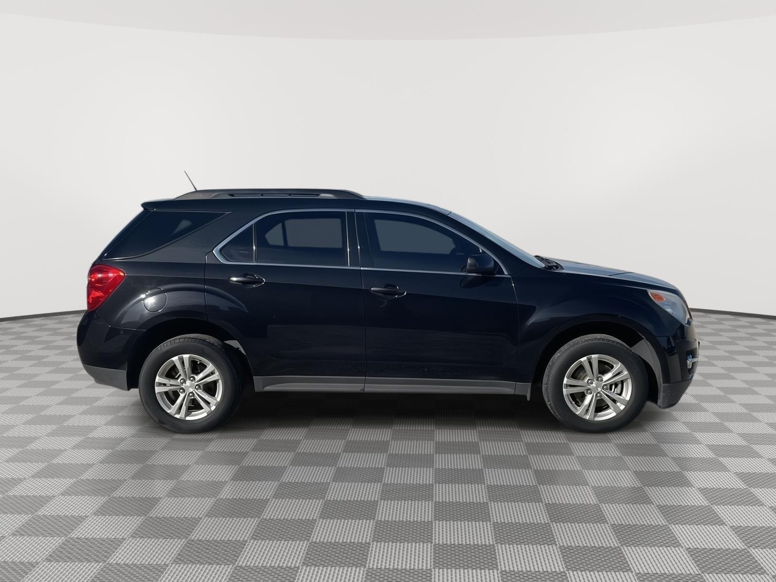 Vehicle photo 7