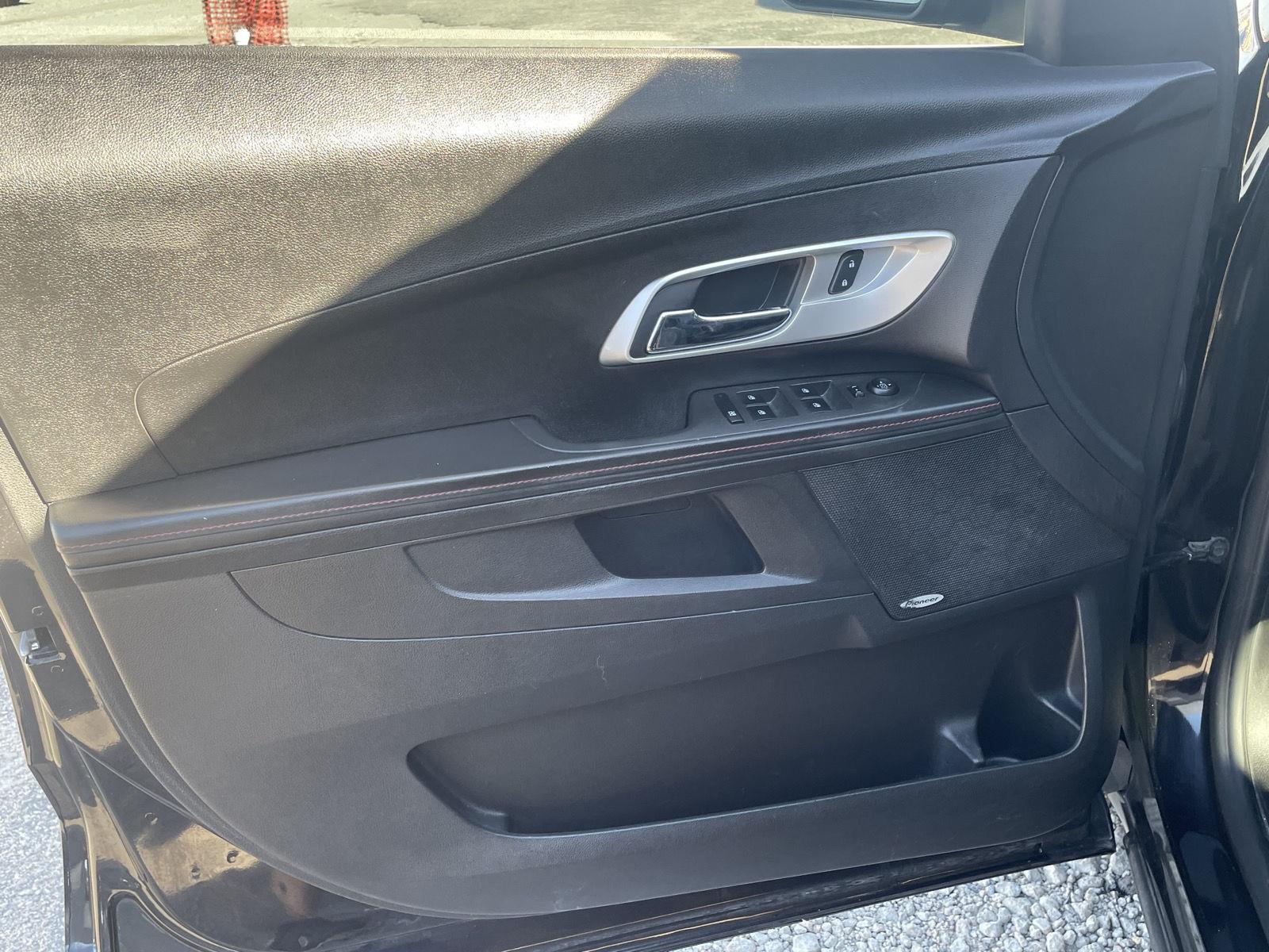 Vehicle photo 12