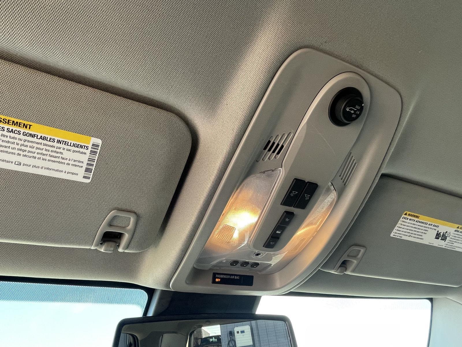 Vehicle photo 17