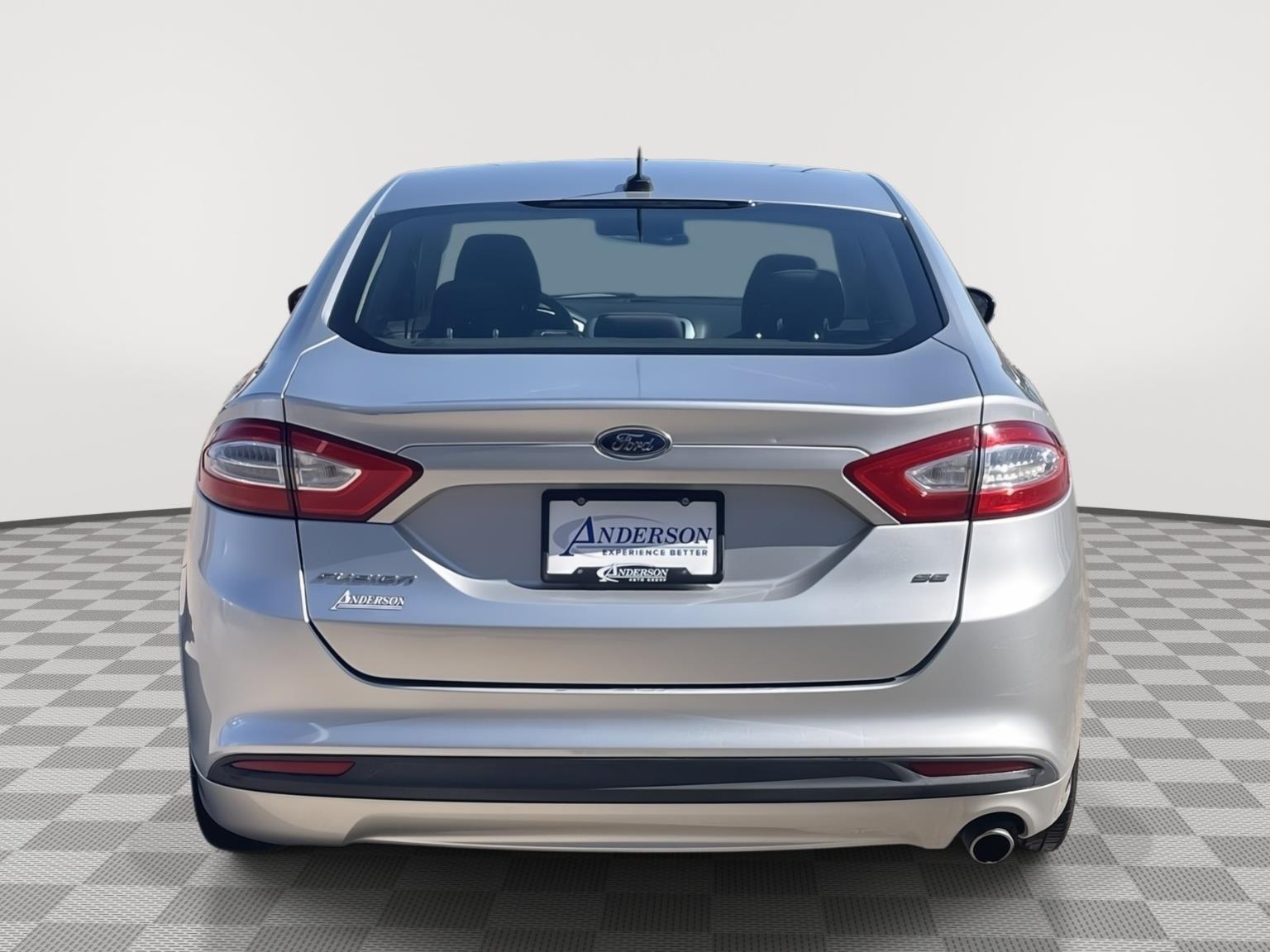 Vehicle photo 5