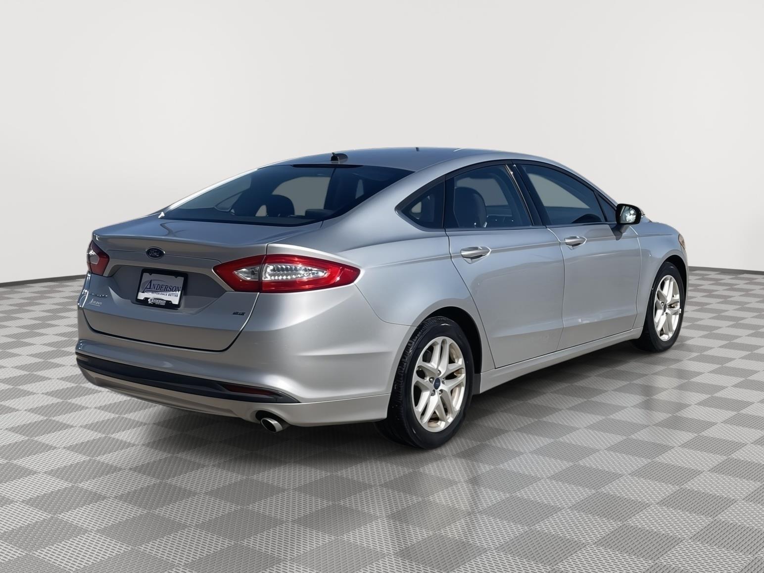 Vehicle photo 6