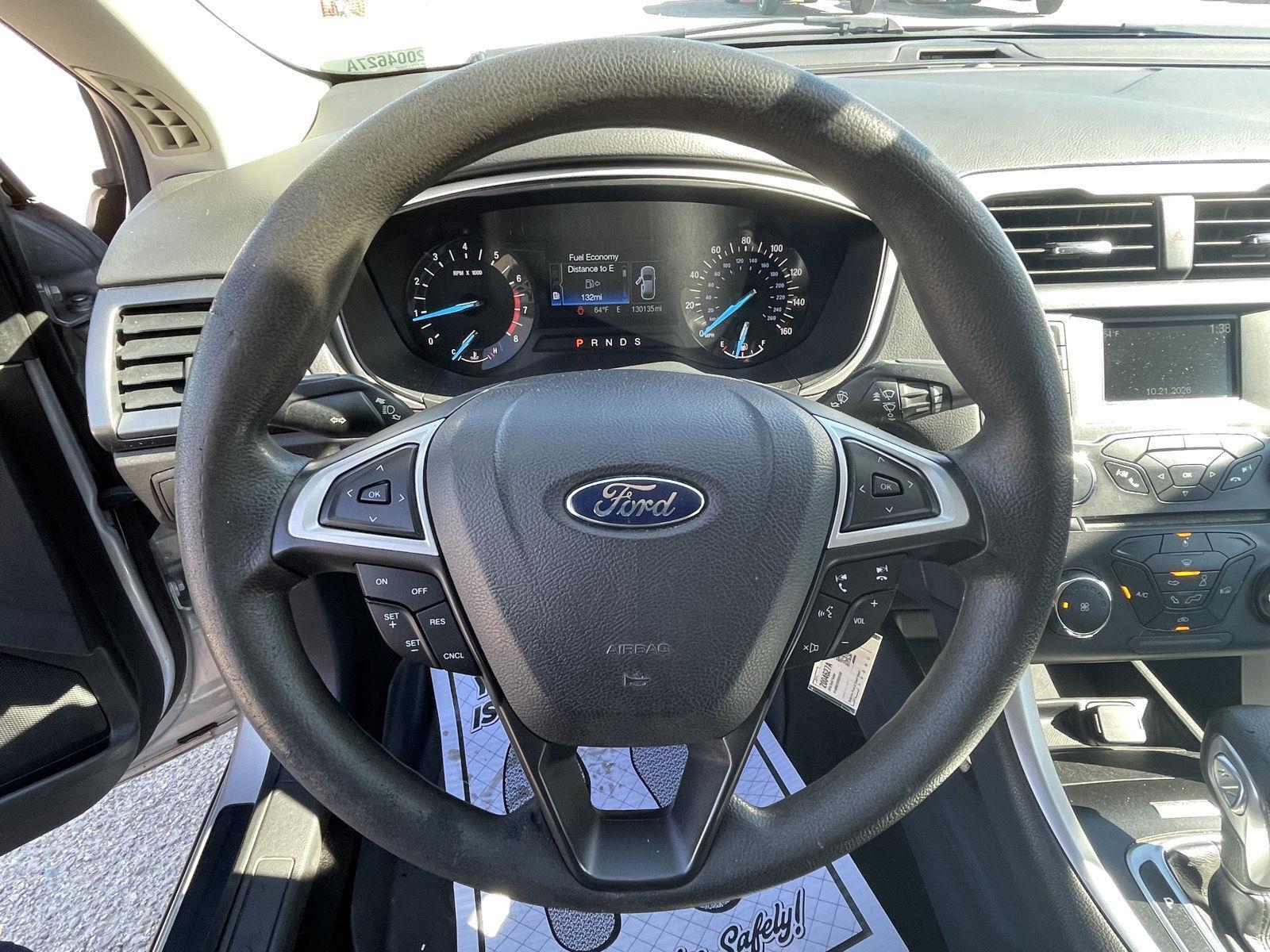 Vehicle photo 12