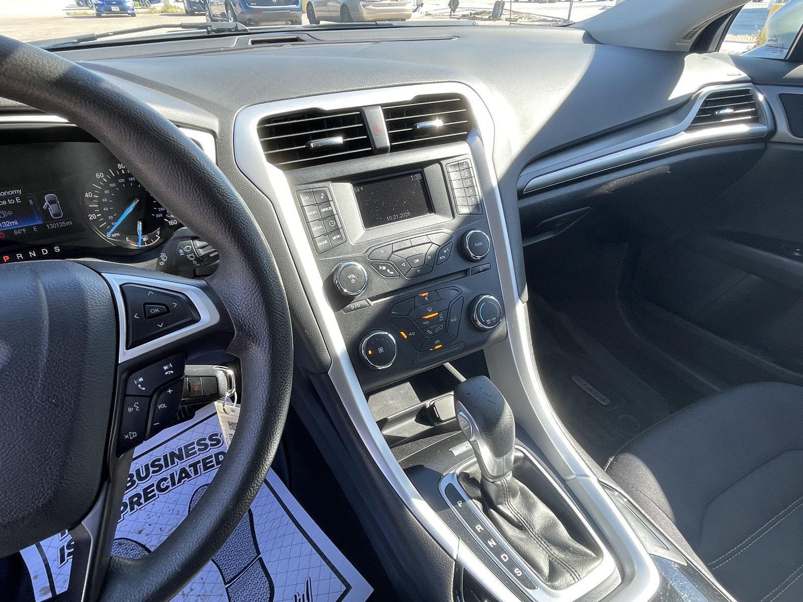 Vehicle photo 13