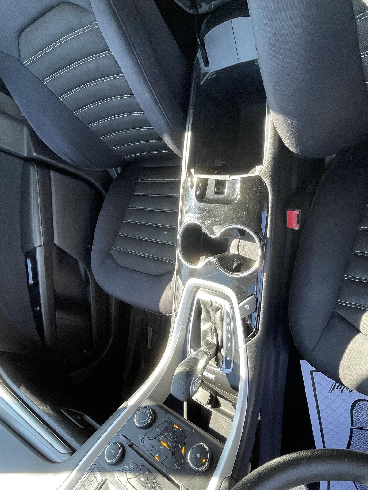 Vehicle photo 14