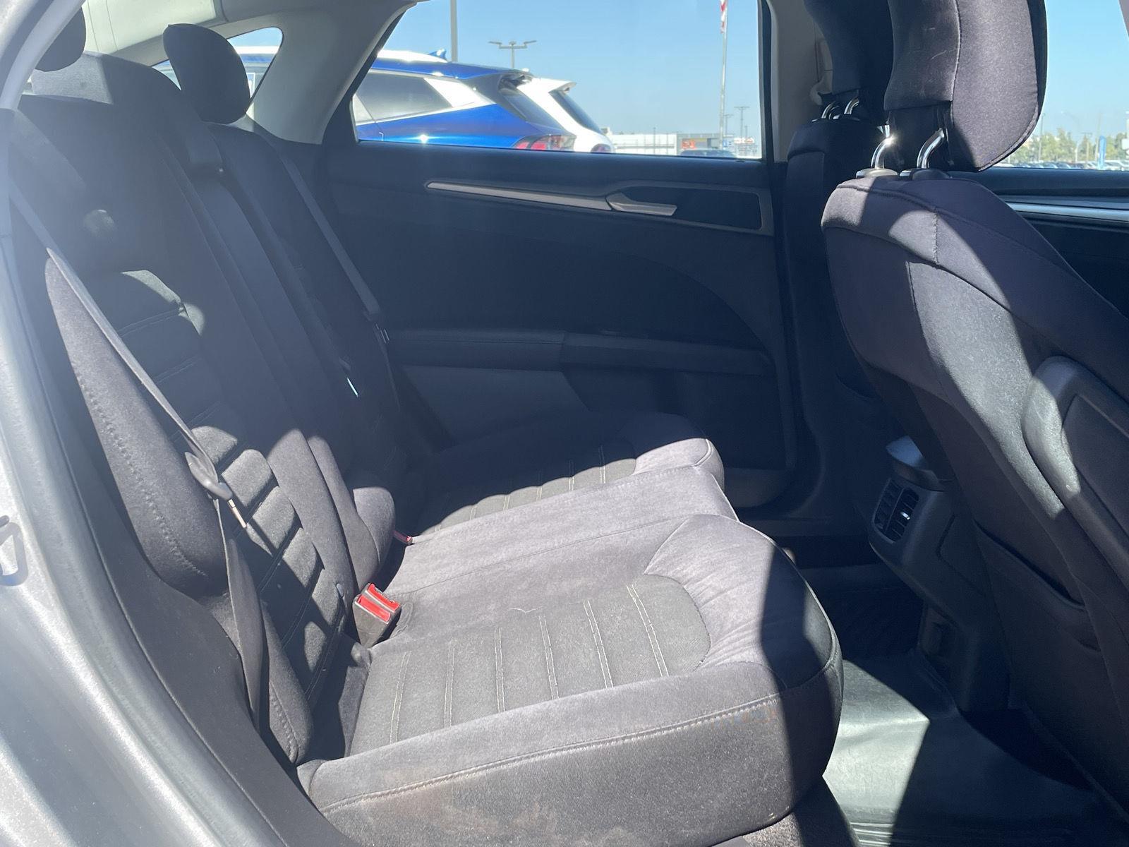 Vehicle photo 17