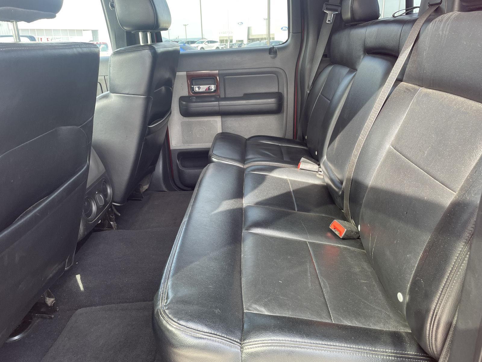 Vehicle photo 15
