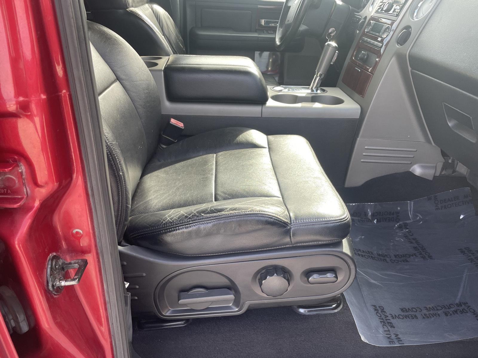 Vehicle photo 17
