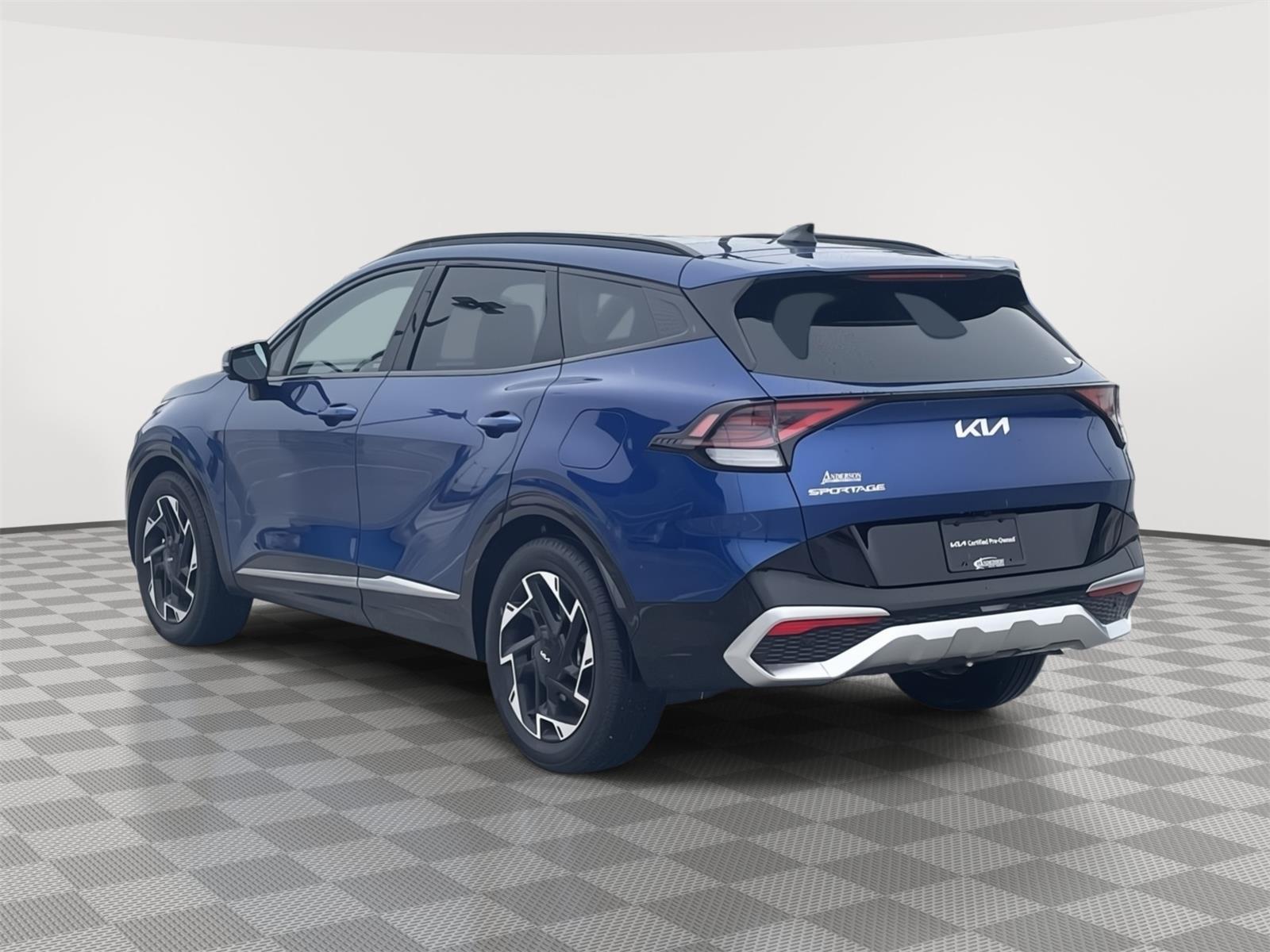 Vehicle photo 4