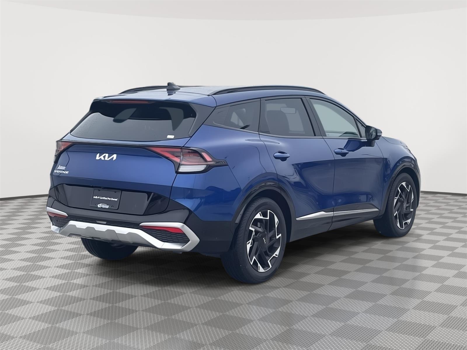 Vehicle photo 6