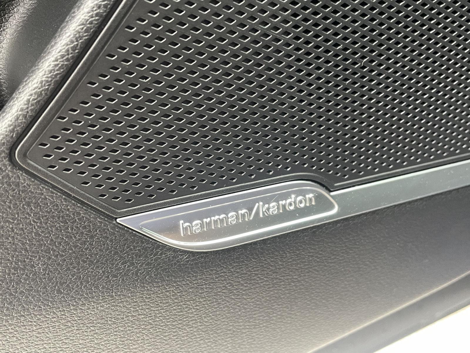 Vehicle photo 14