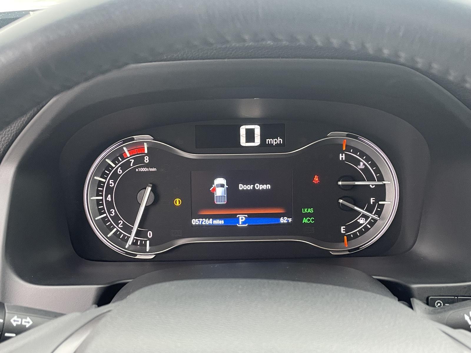 Vehicle photo 3