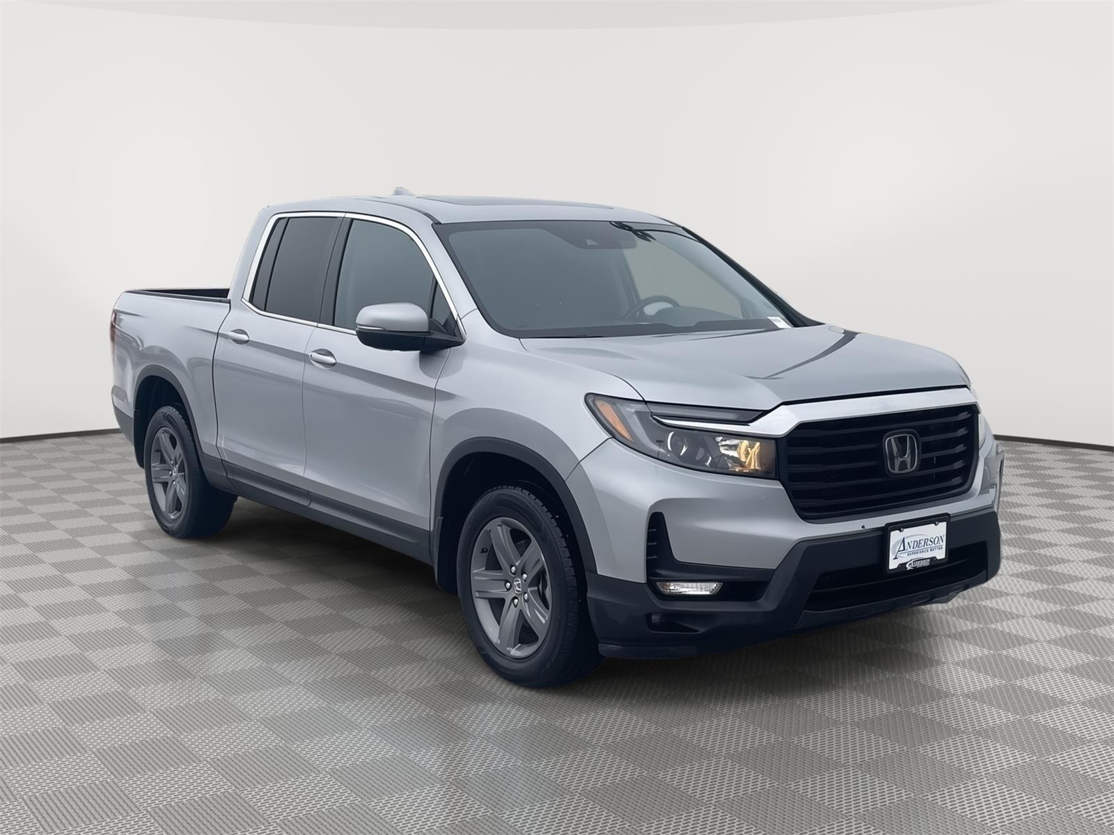 Vehicle photo 8