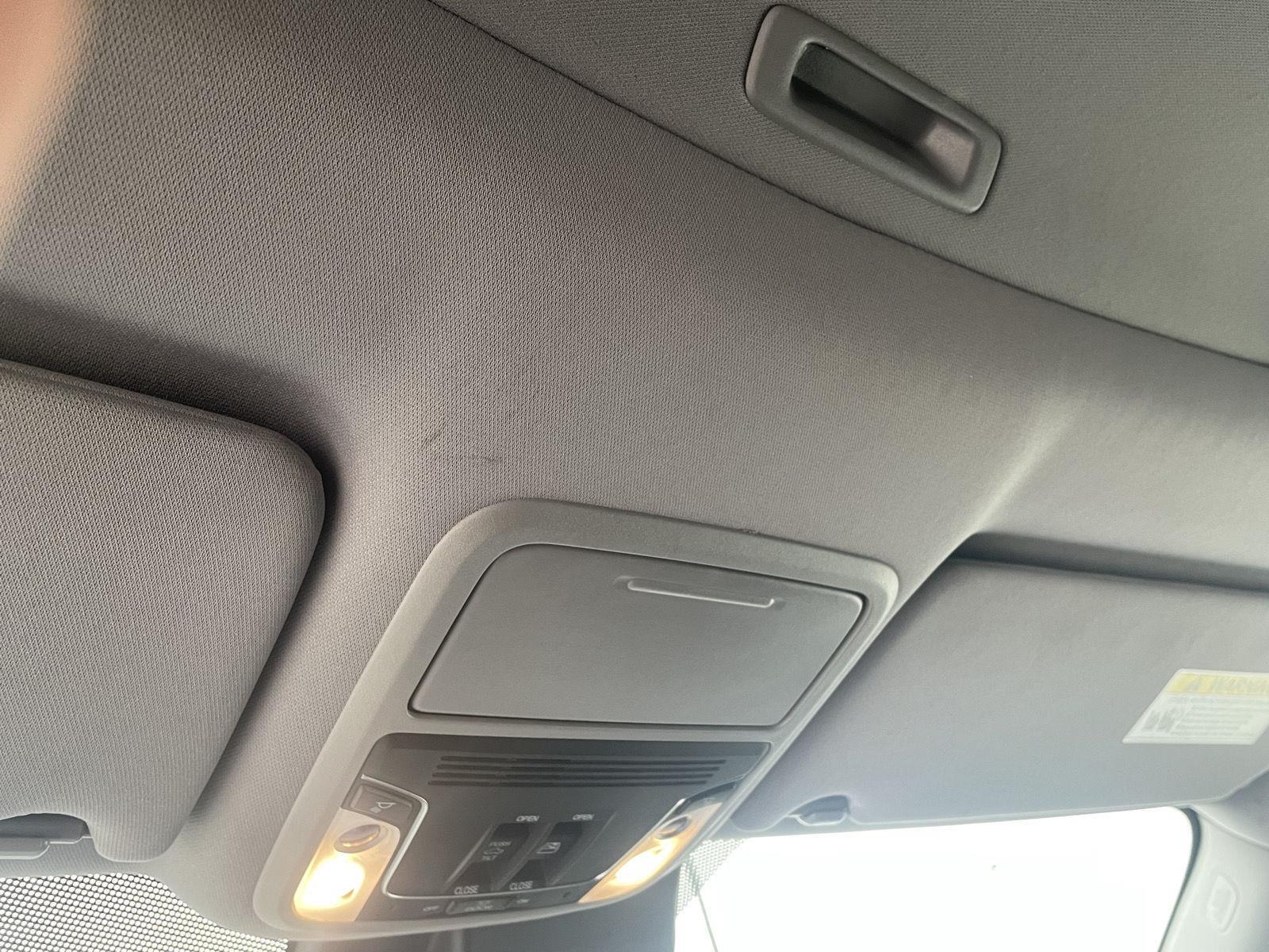 Vehicle photo 15