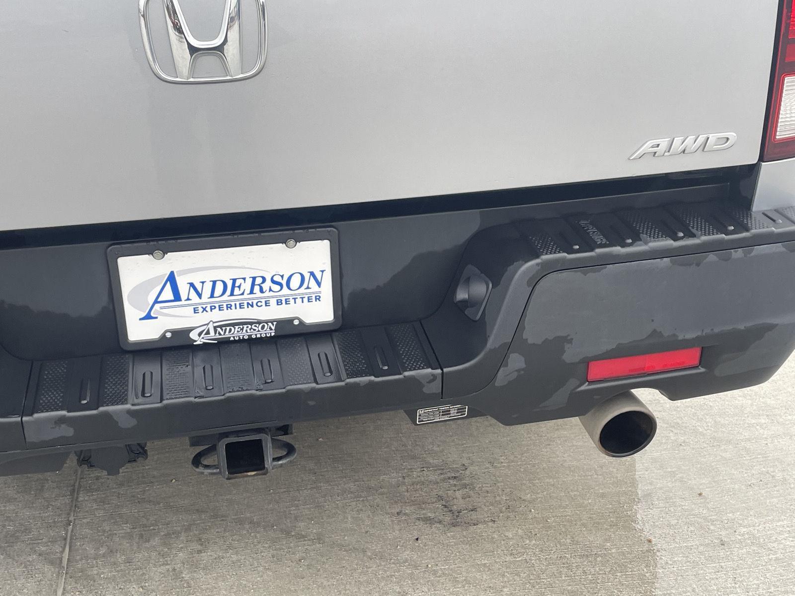 Vehicle photo 21