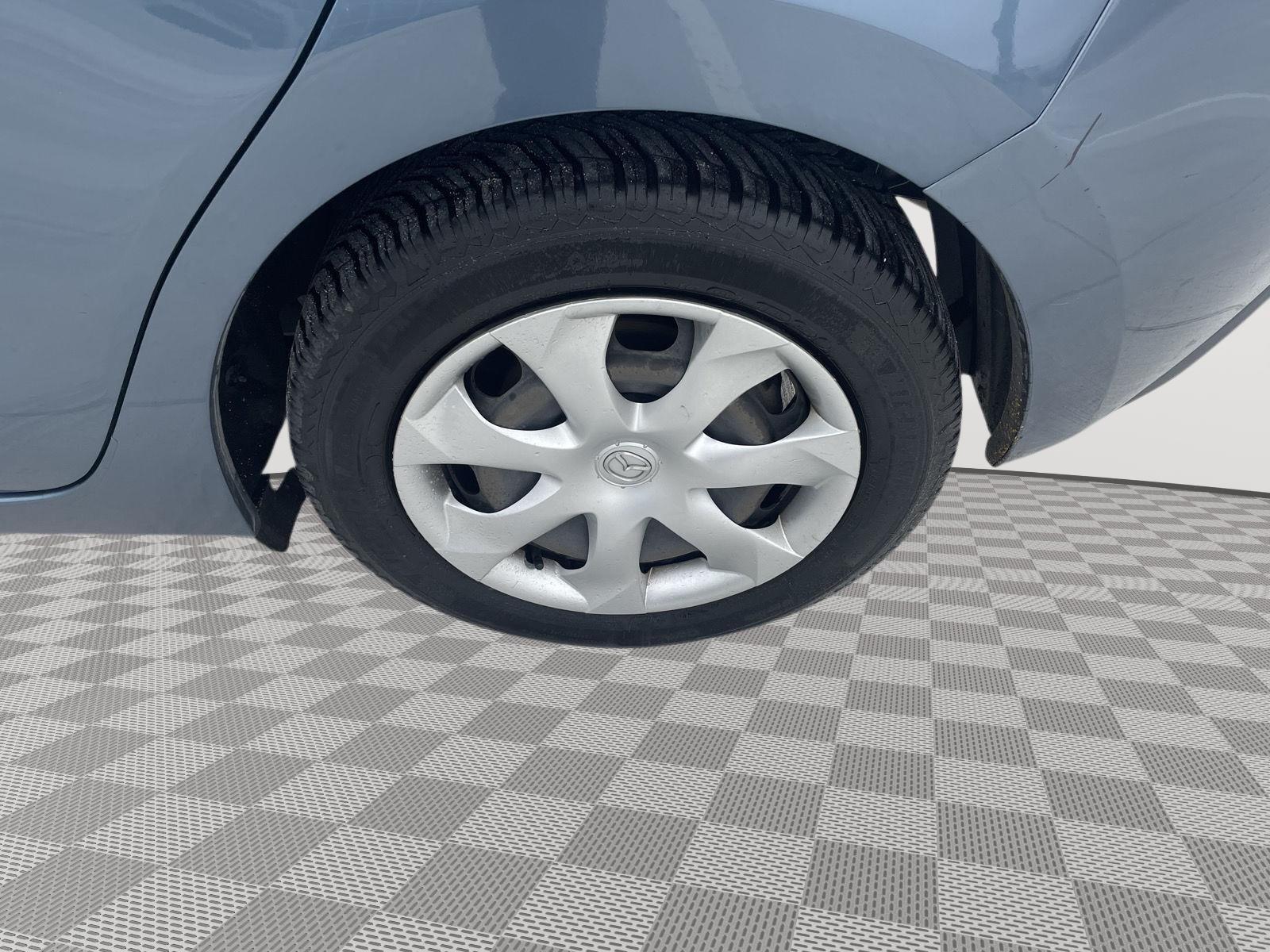 Vehicle photo 10