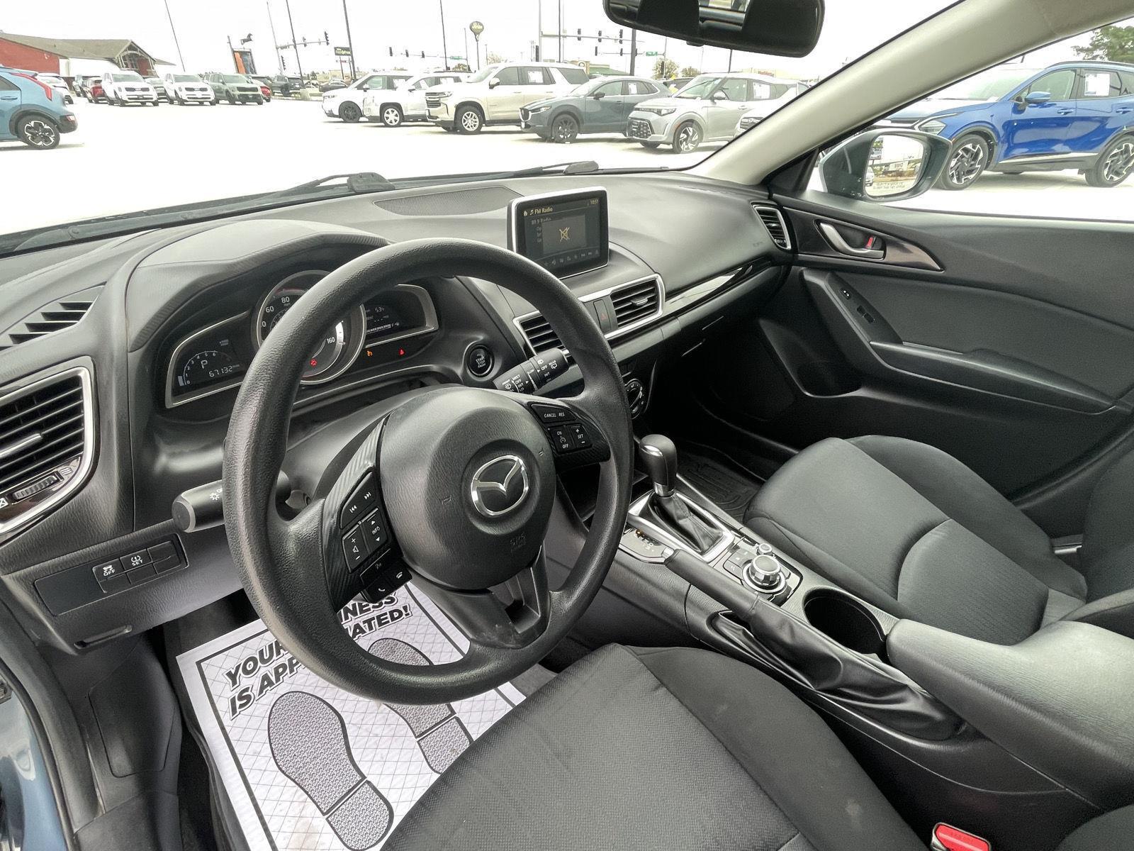 Vehicle photo 14