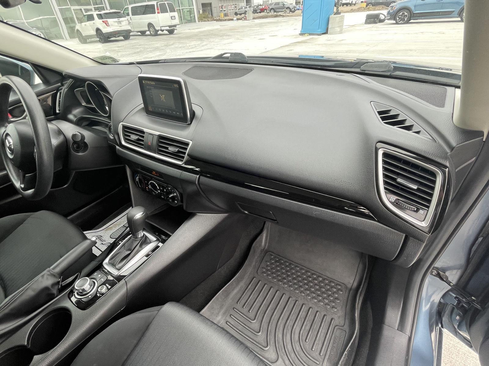 Vehicle photo 18