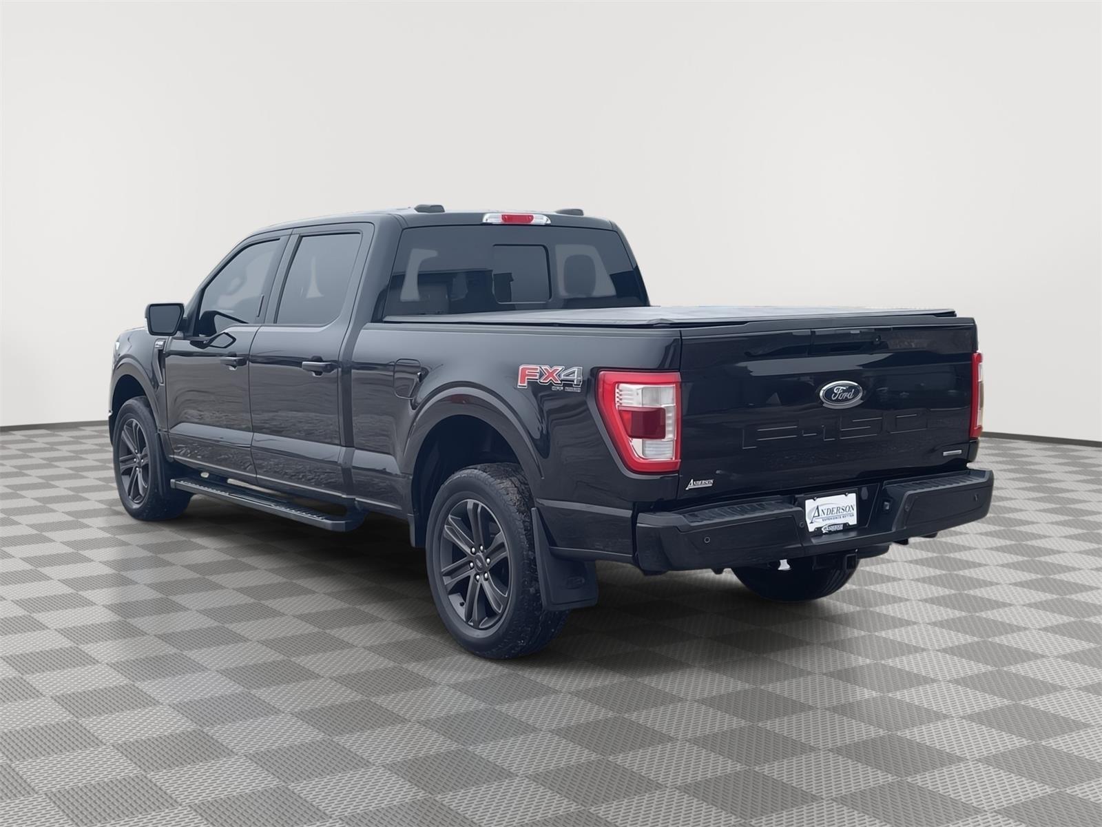 Vehicle photo 4