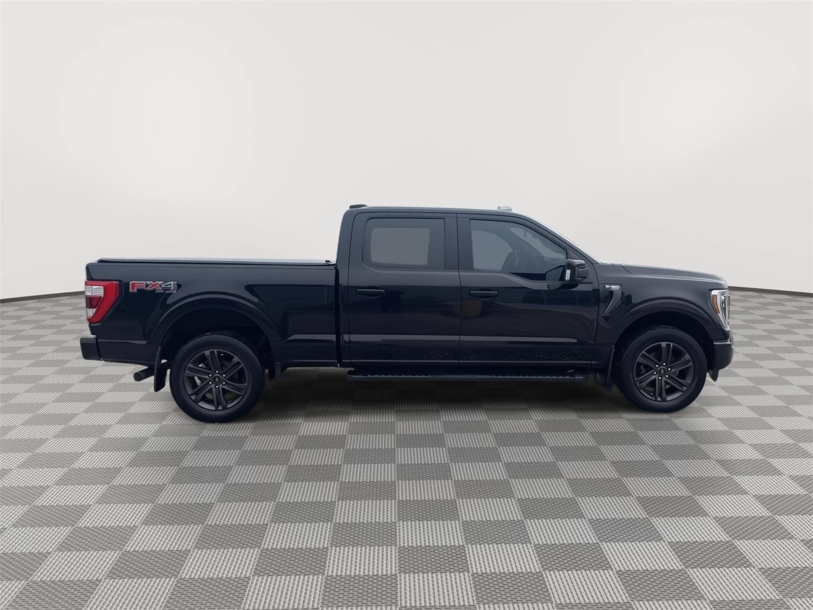Vehicle photo 7