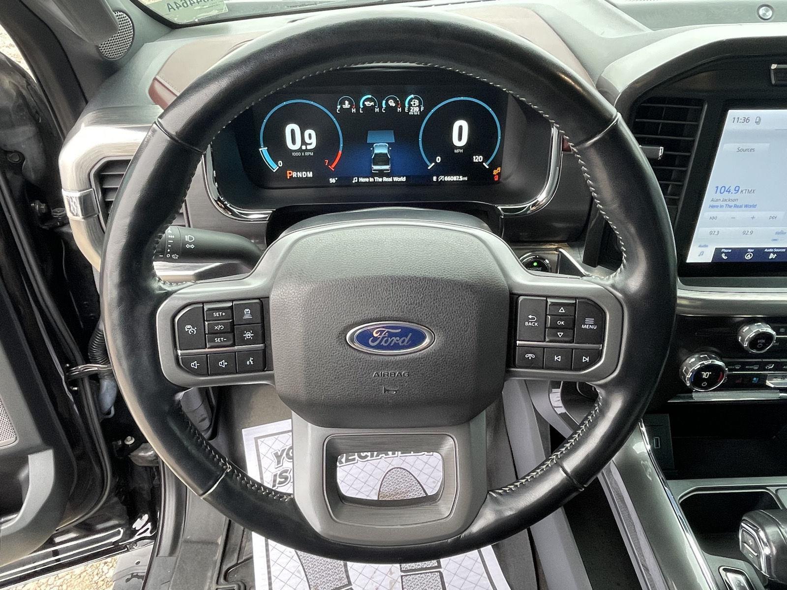 Vehicle photo 13