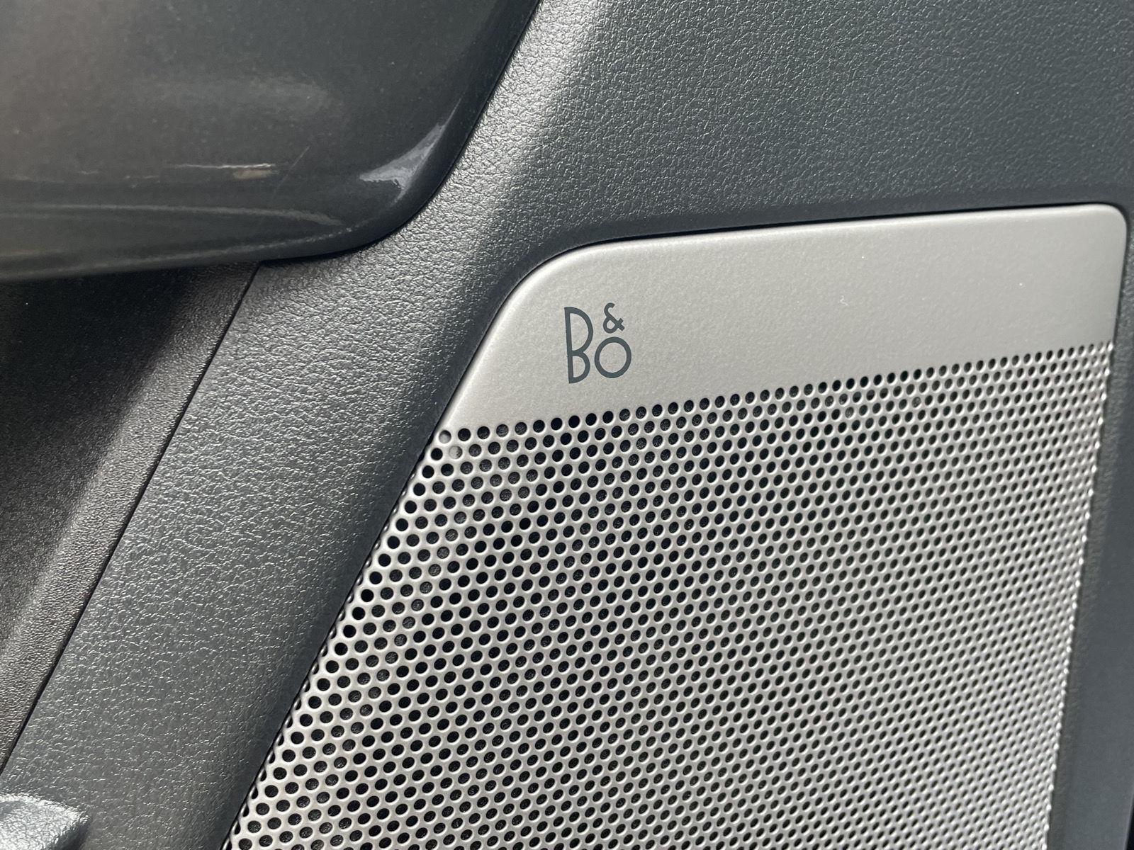 Vehicle photo 14