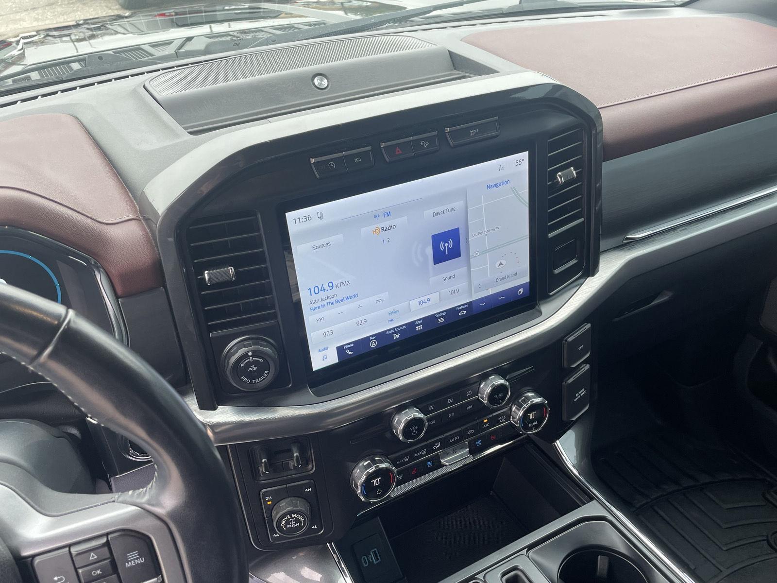 Vehicle photo 15
