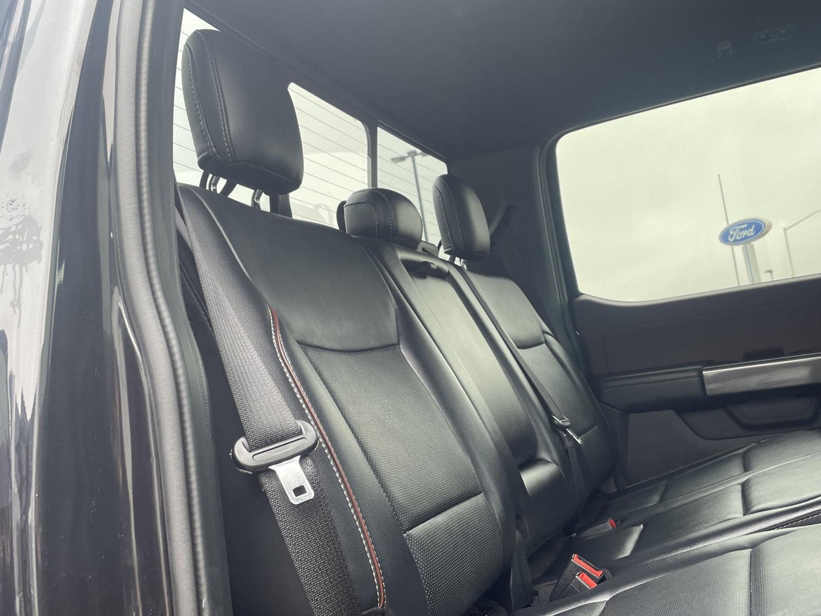 Vehicle photo 20