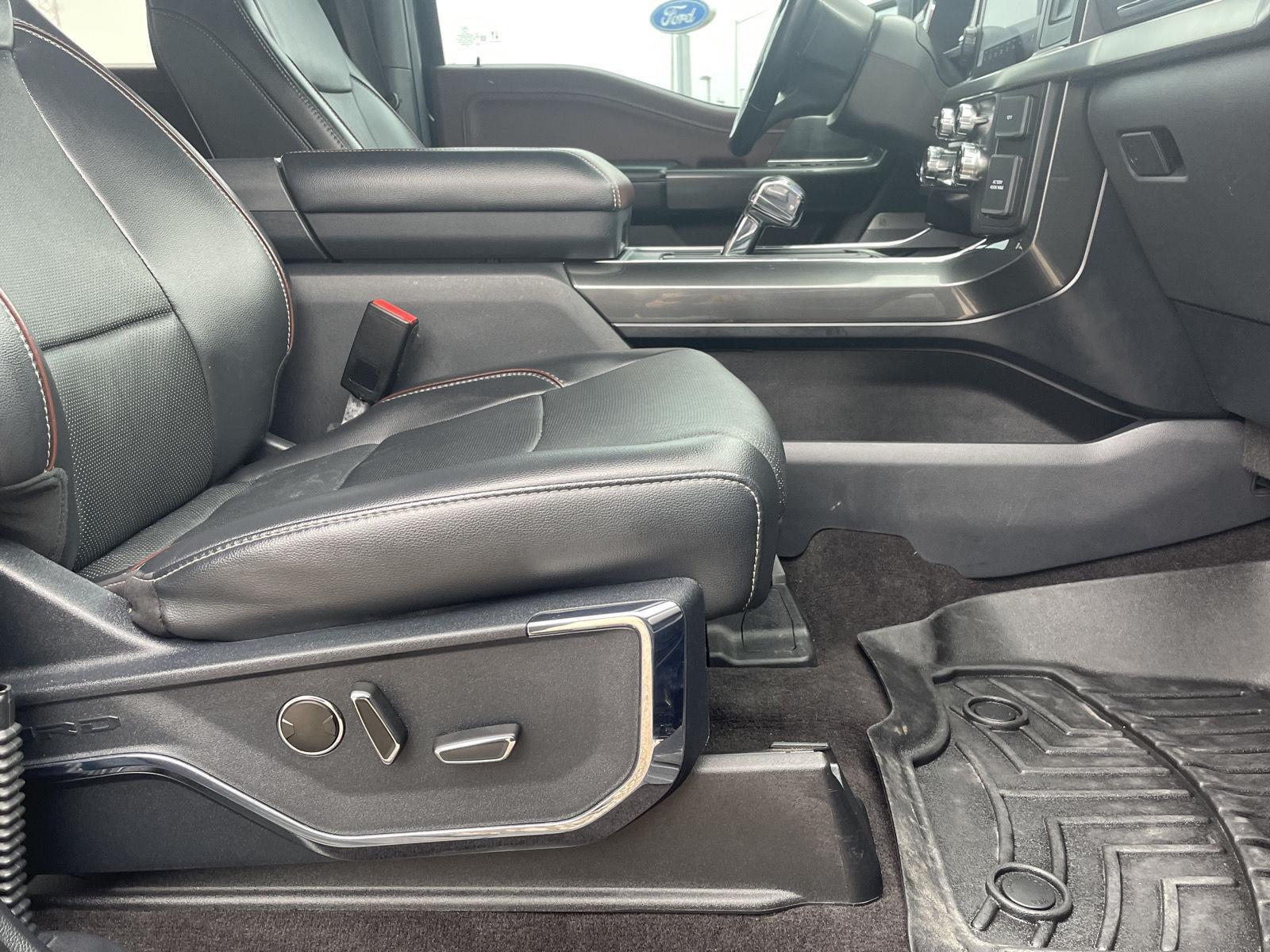 Vehicle photo 21