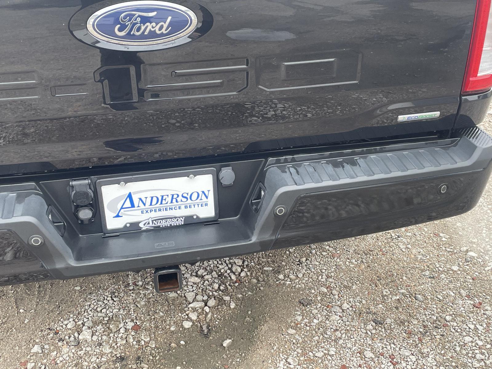 Vehicle photo 23