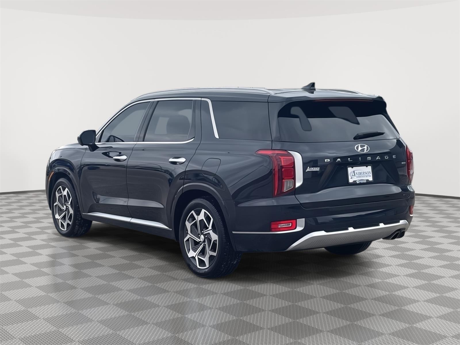 Vehicle photo 4