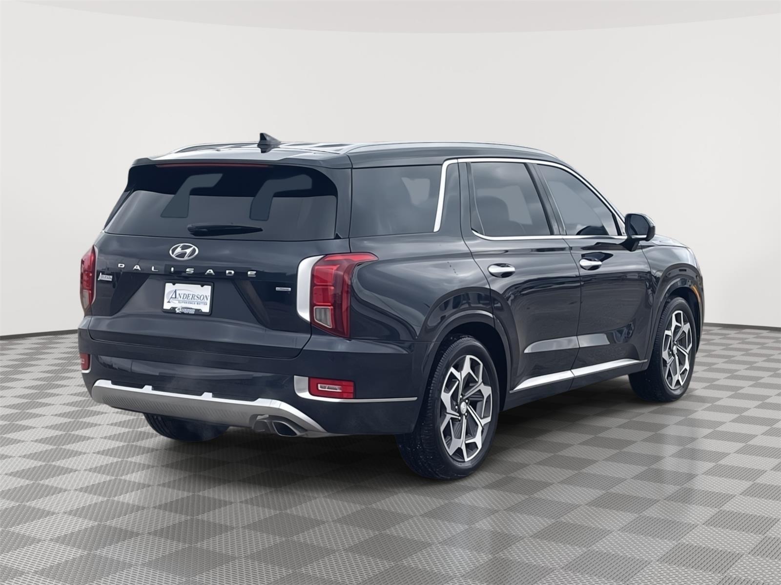 Vehicle photo 6