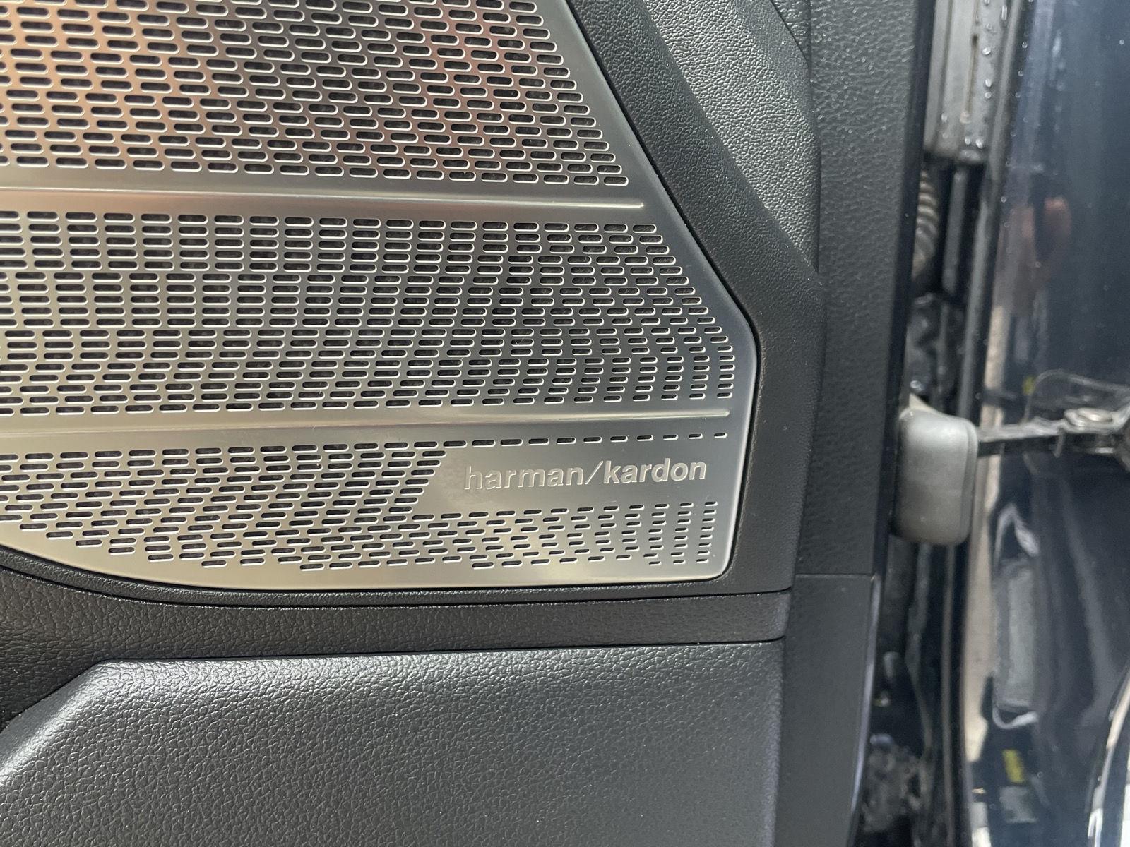 Vehicle photo 15
