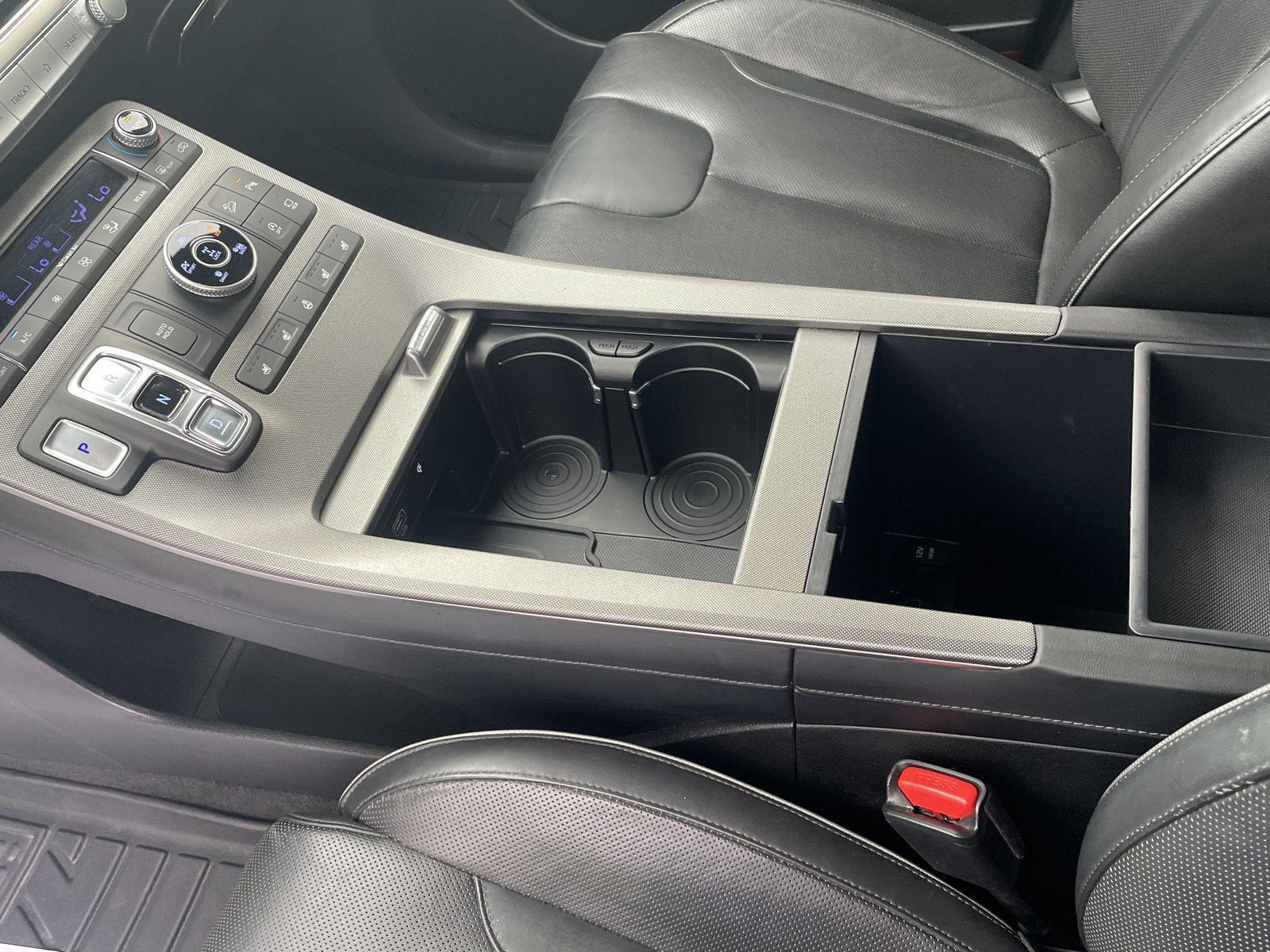 Vehicle photo 17