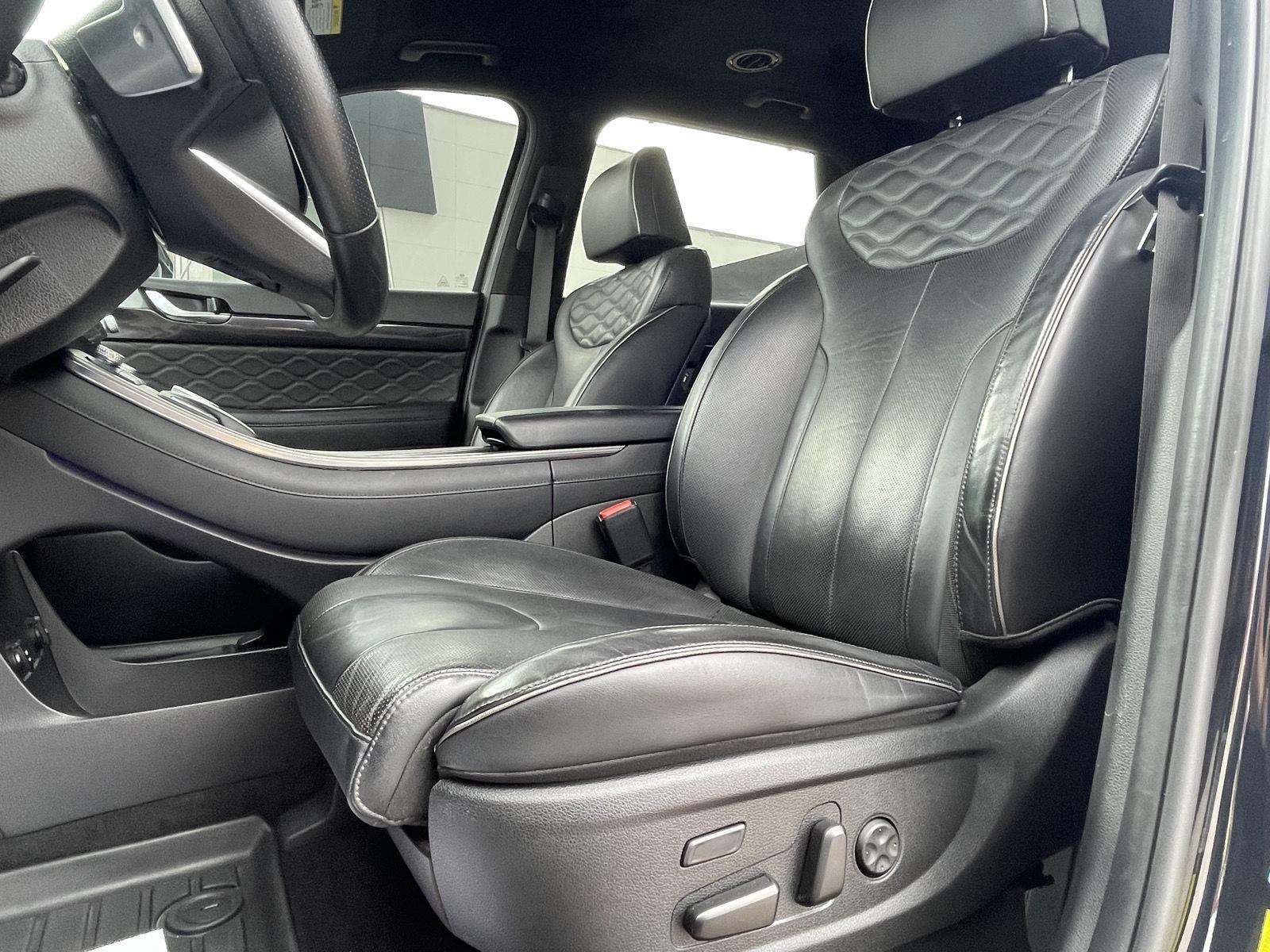 Vehicle photo 19
