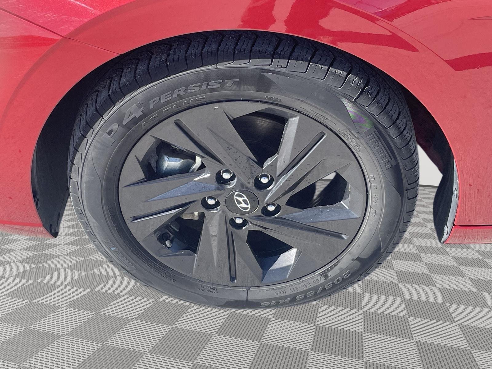 Vehicle photo 10