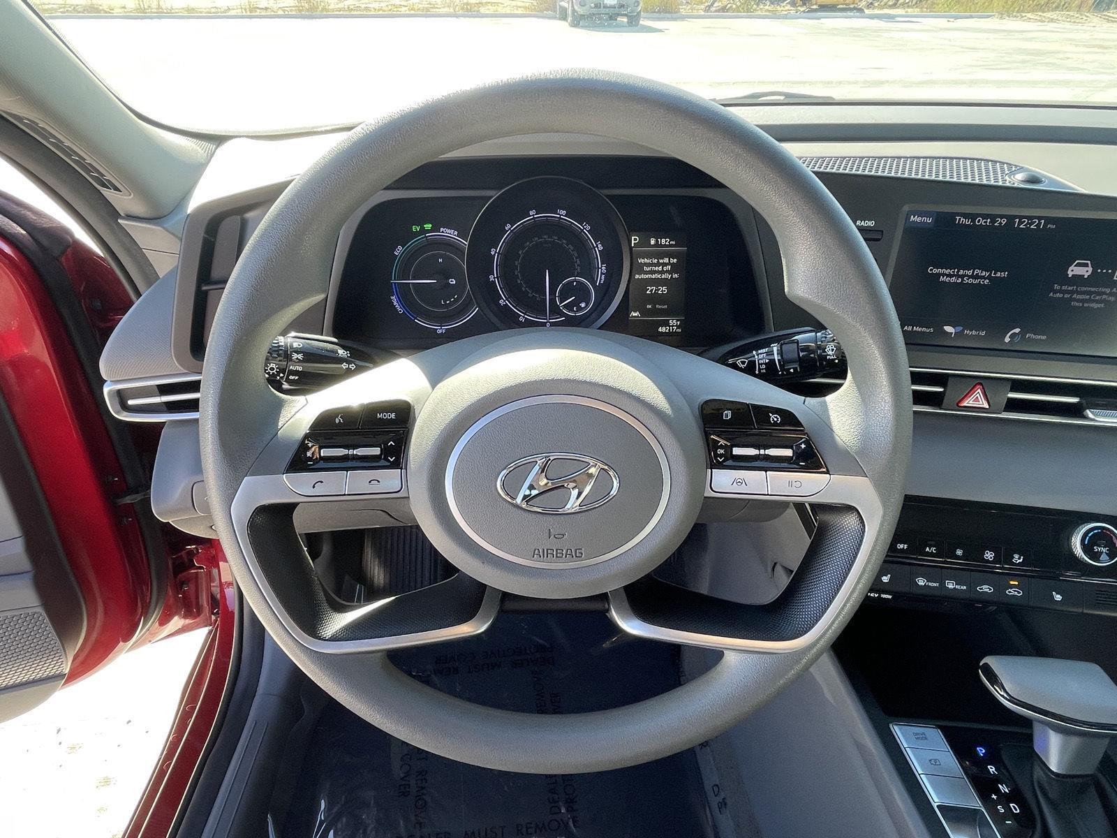 Vehicle photo 13