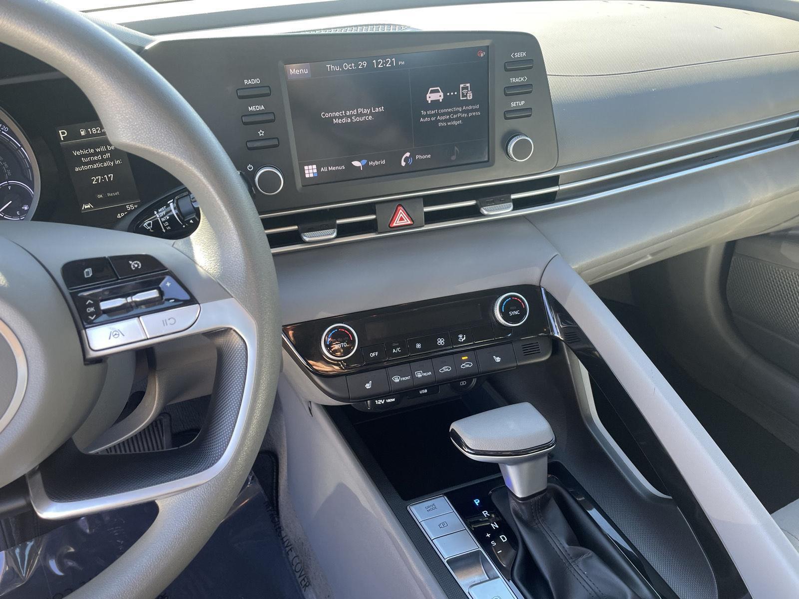 Vehicle photo 14