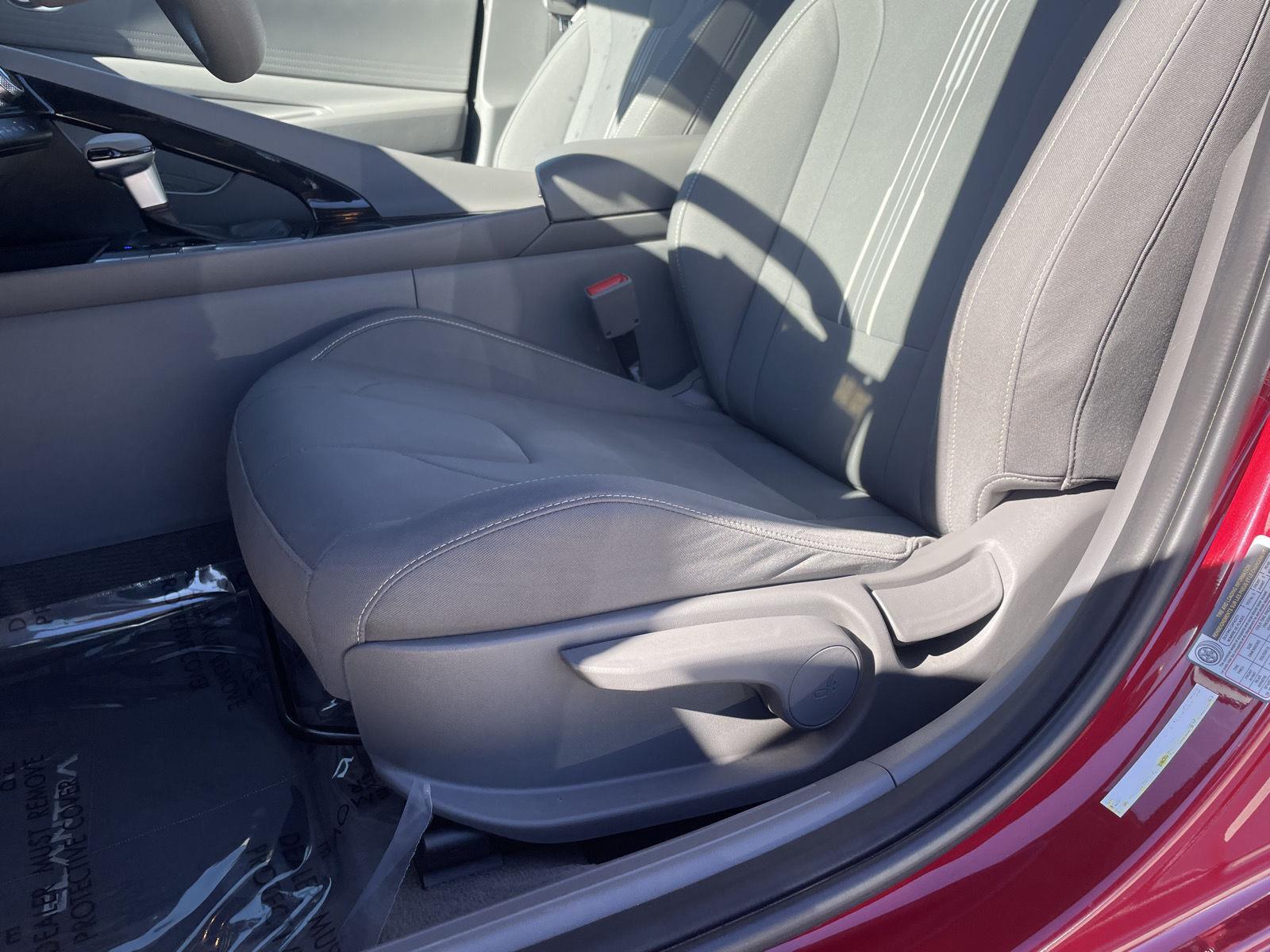 Vehicle photo 17