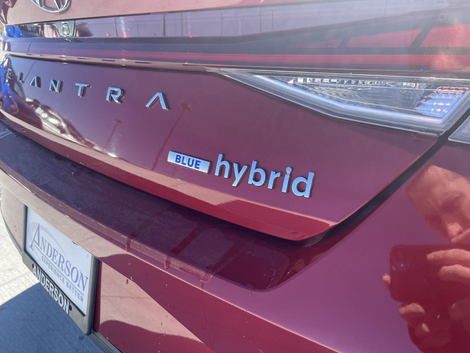 Vehicle photo 22